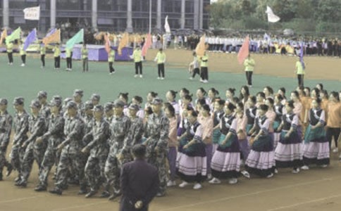 如何操作坡道定点停车和起步-2017坡道定点停车和起步操作技巧