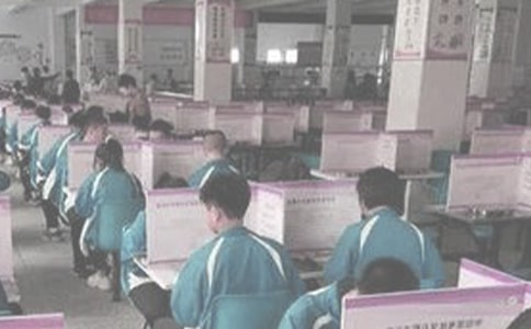 小班保育员吃饭随笔