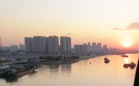 关于拂晓作文（精选10篇）