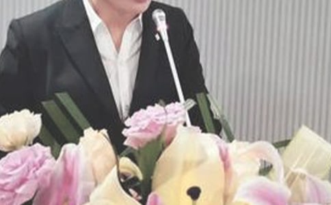 一个公关部的职员做什么