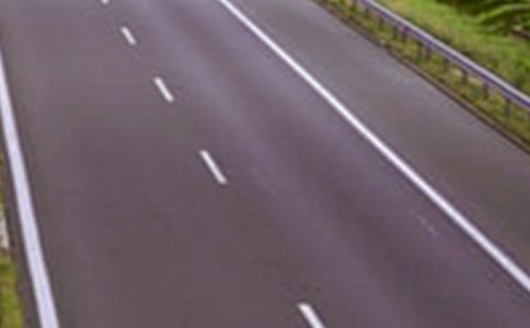 公路上刹车的基本方法