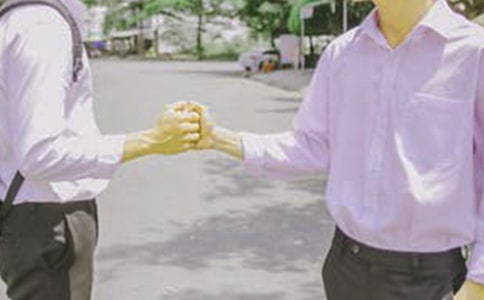 关于与自己讲和的励志文章