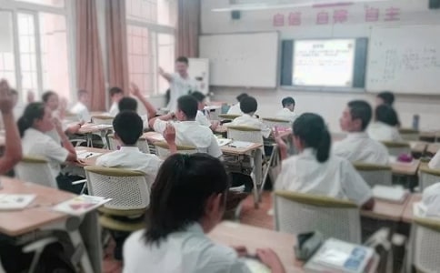 初二政治教学随笔(6篇)
