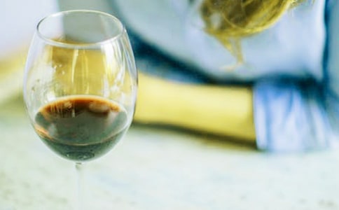 红酒杯清洗方法