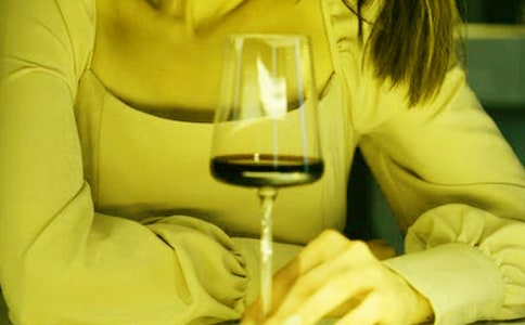 如何清洗红酒杯-正确清洗红酒杯的方法