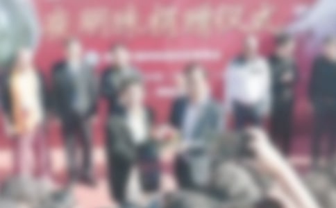 公司代表在救助贫困大学生捐赠仪式上的发言