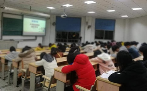 高二物理考试热点电场的相关知识