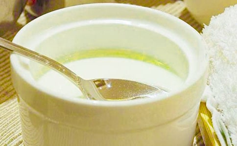 必读夏季喝酸奶的好处及禁忌