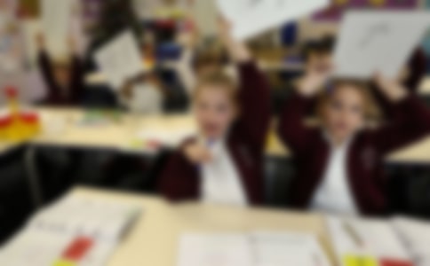 小学生低碳生活你我同行主题手抄报