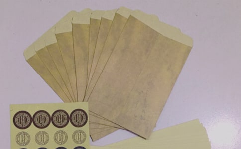 八十八只空白的信封作文