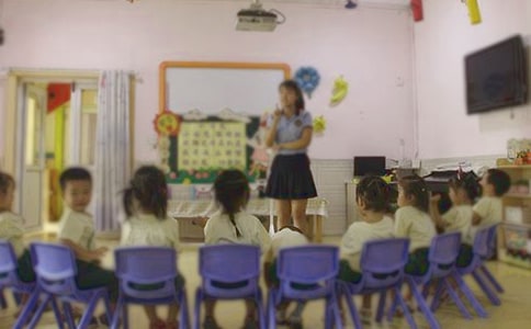 幼儿园优秀家长颁奖词