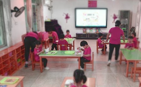 幼儿园教师随笔-随笔作文