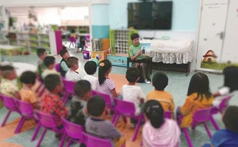 幼儿园小班撕纸活动教育随笔