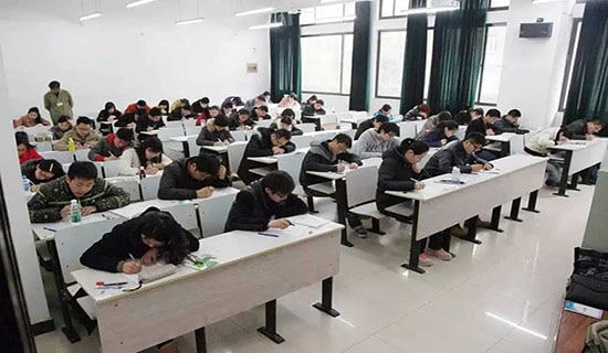 公务员上班迟到检讨书