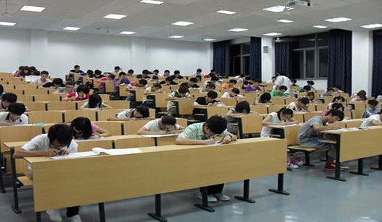 学生考试表彰决定